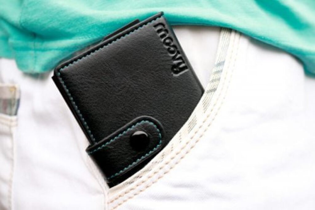 moovy: buying a slide card wallet