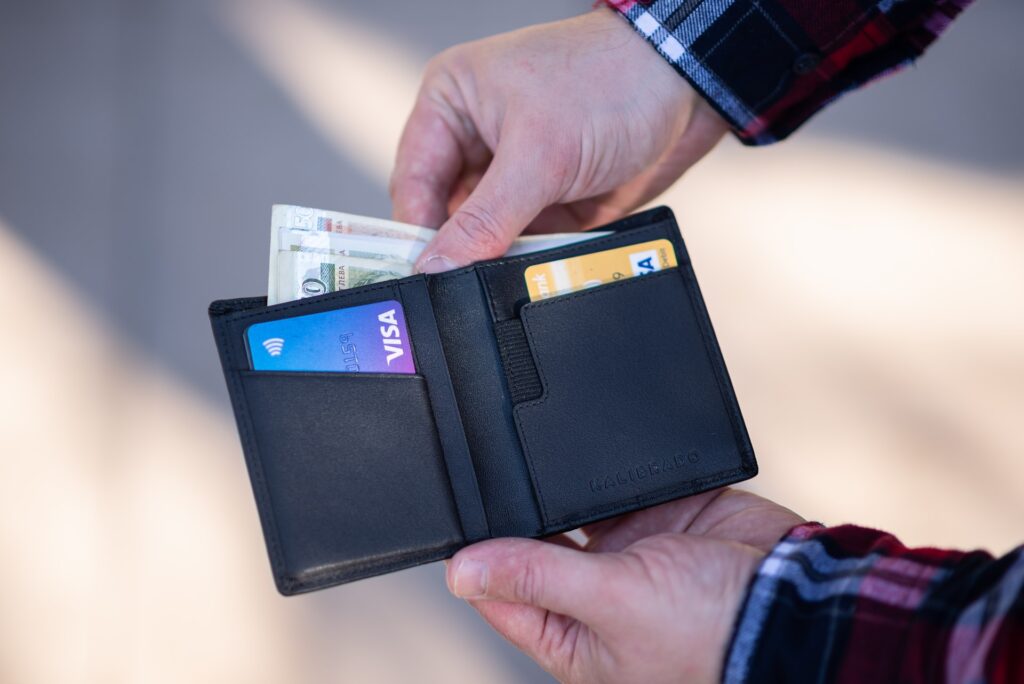 how to protect cards in wallet